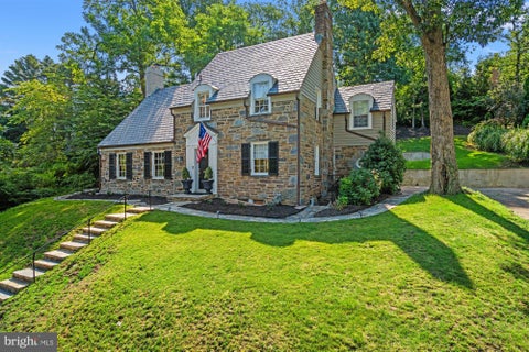 Photo of 6029 Grove Drive, ALEXANDRIA, VA 22307 (MLS # VAFX2324004)