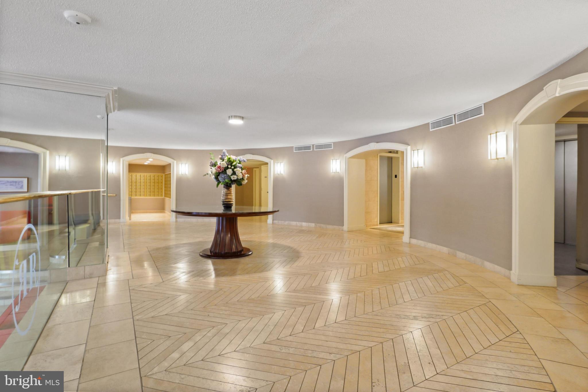 ROTONDA - Residential Lease