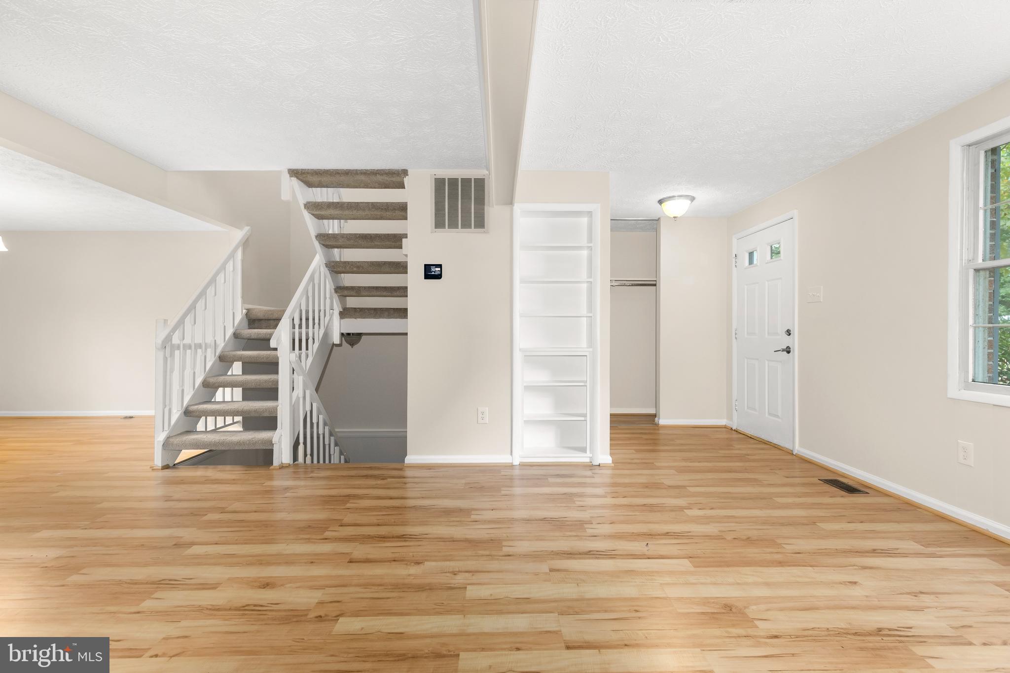 RESTON - Residential