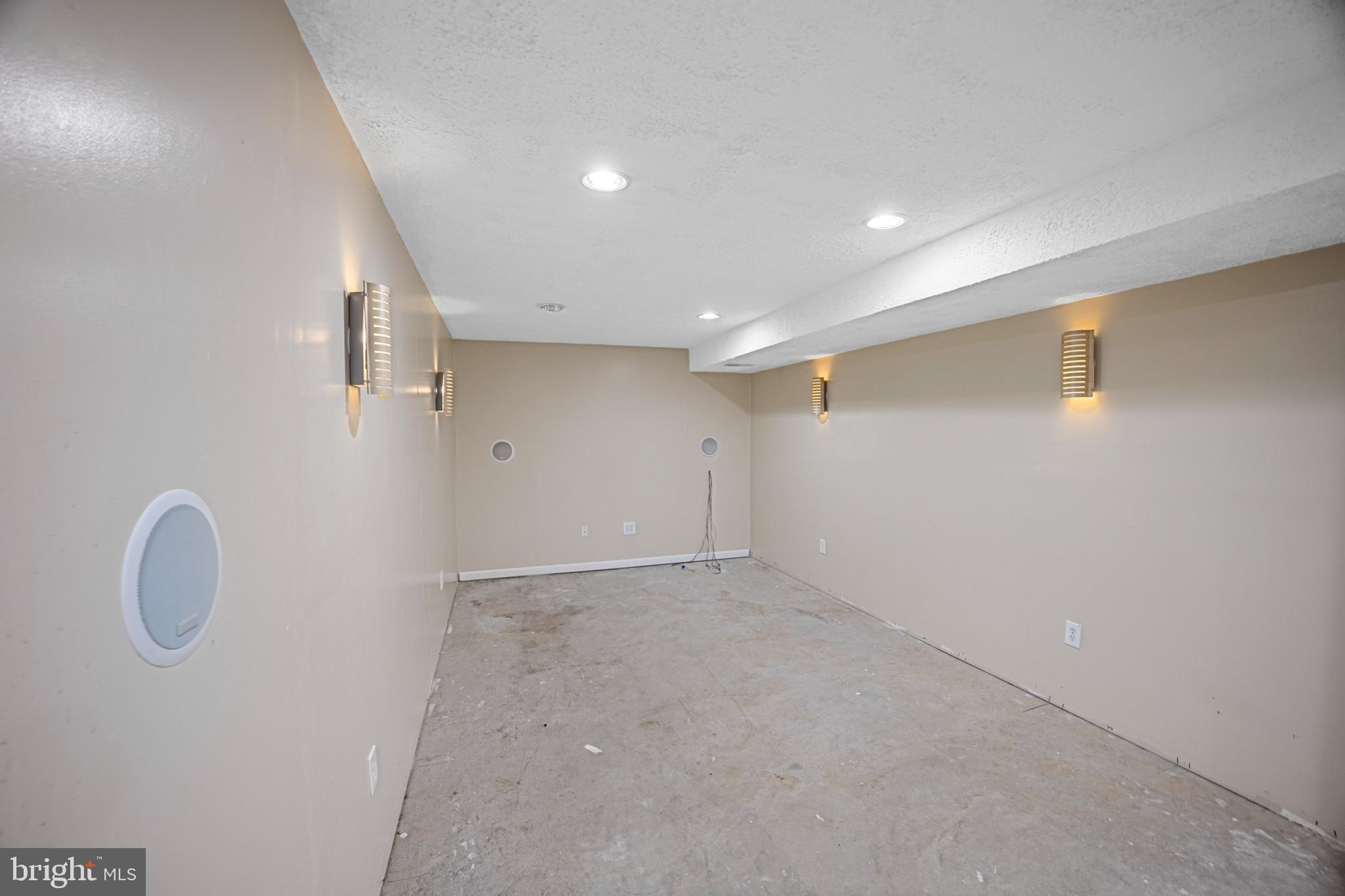 FOREST OAKS - Residential