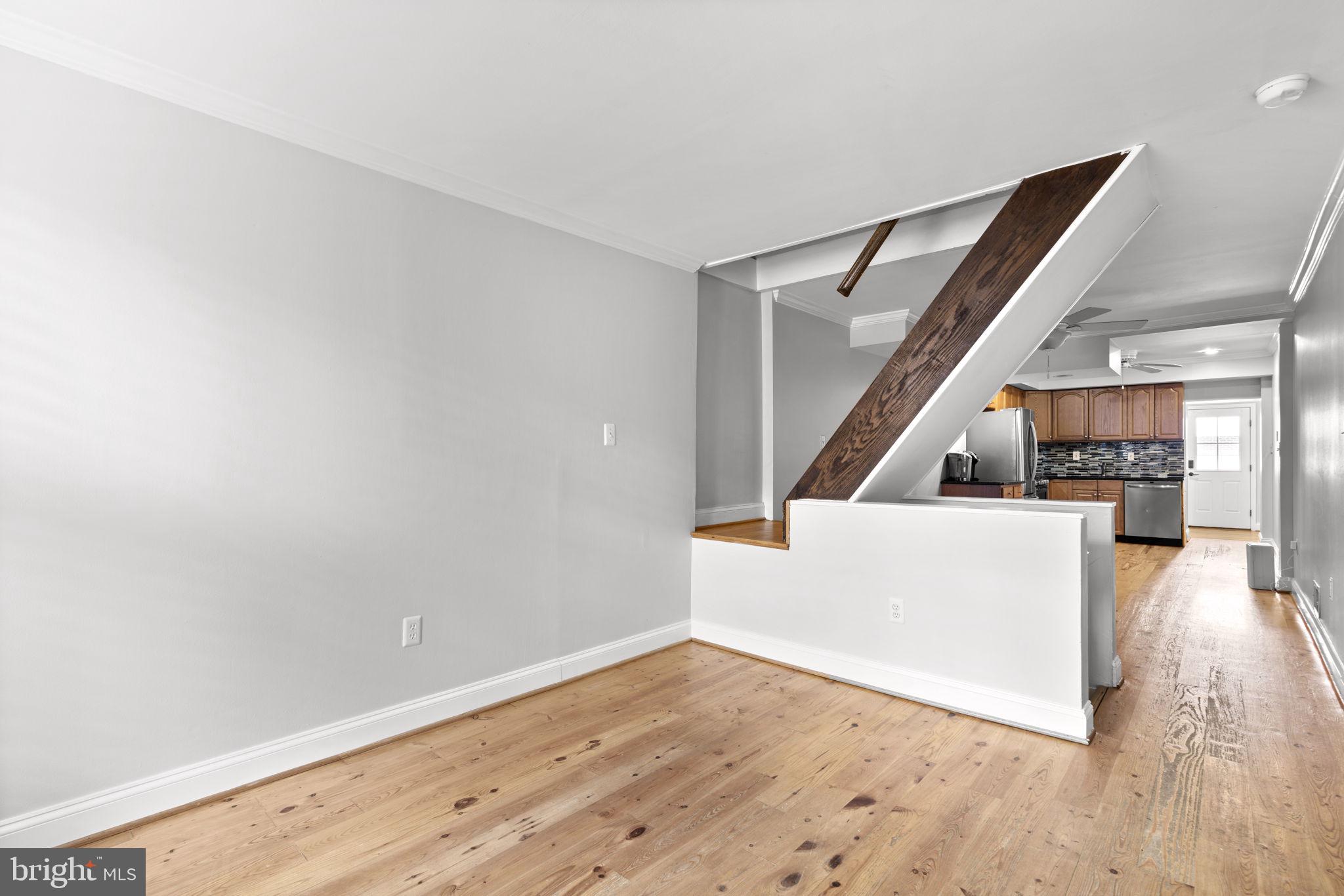 1405 REYNOLDS