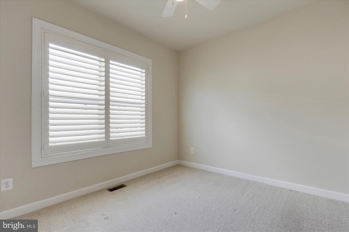 ONE LOUDOUN - Residential