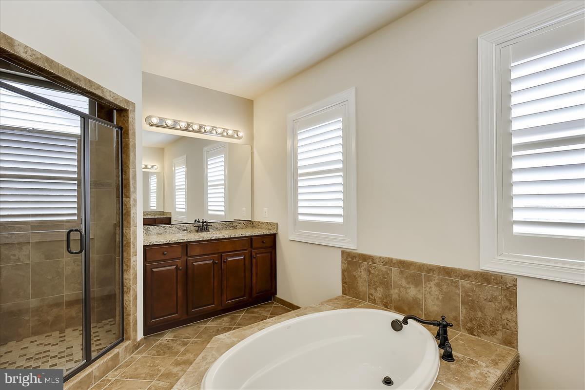 ONE LOUDOUN - Residential