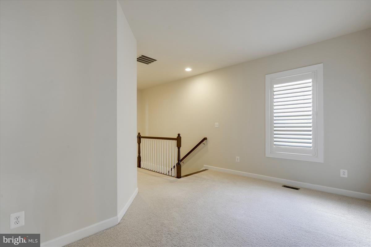 ONE LOUDOUN - Residential