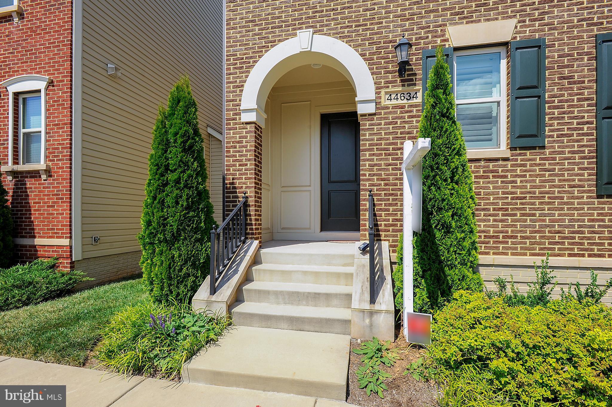 ONE LOUDOUN - Residential