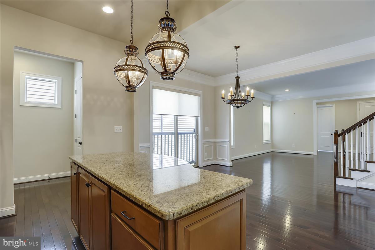 ONE LOUDOUN - Residential