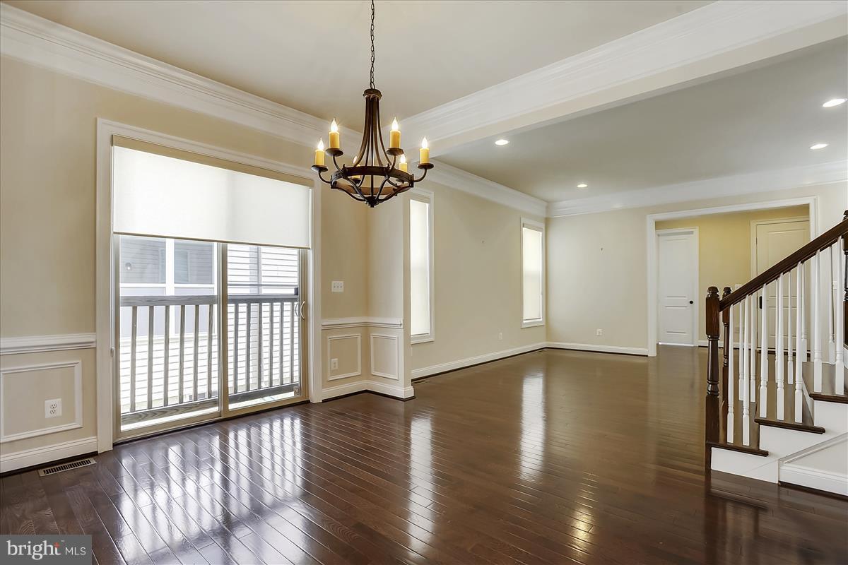 ONE LOUDOUN - Residential