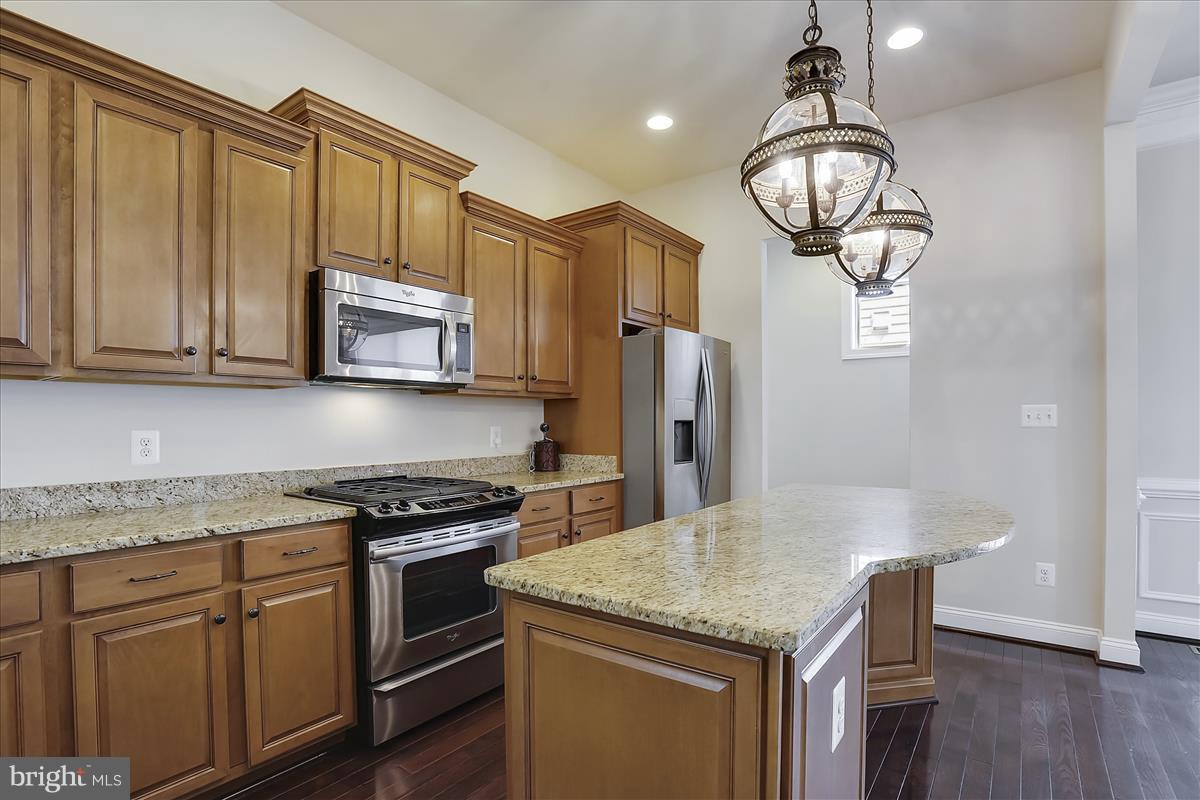 ONE LOUDOUN - Residential