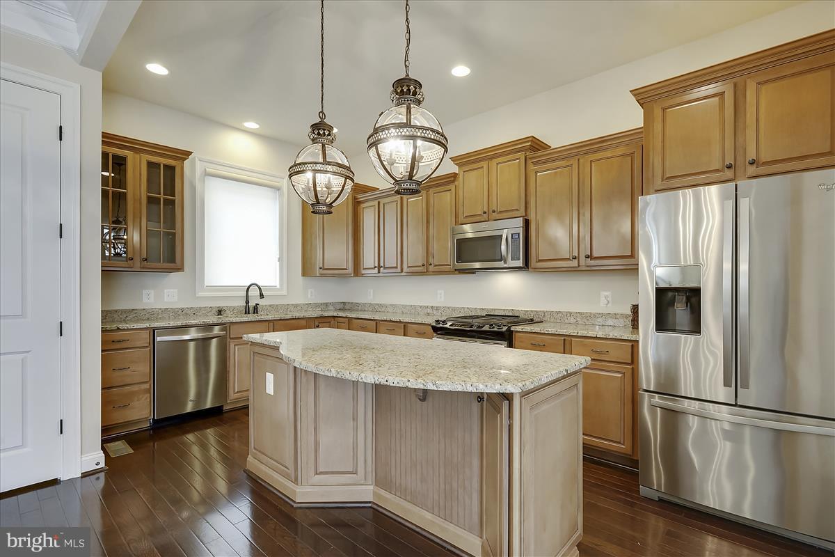 ONE LOUDOUN - Residential