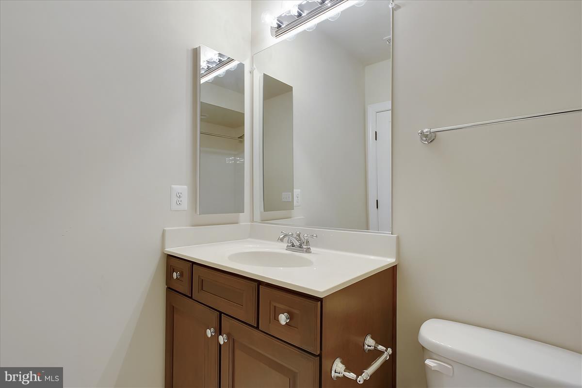 ONE LOUDOUN - Residential