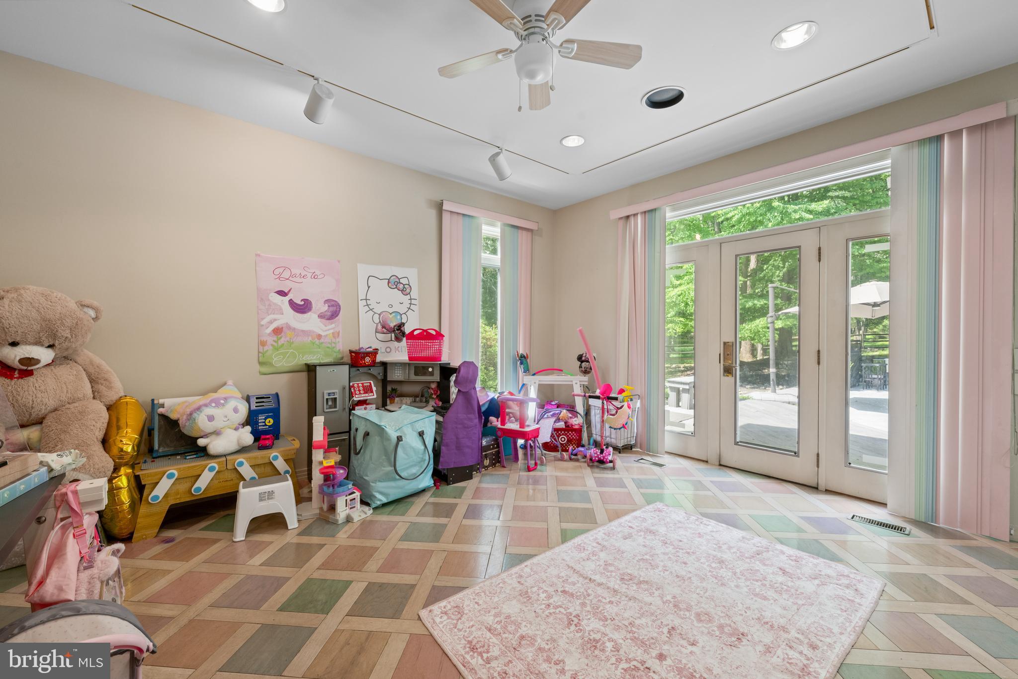 SPRINGTON POINTE - Residential
