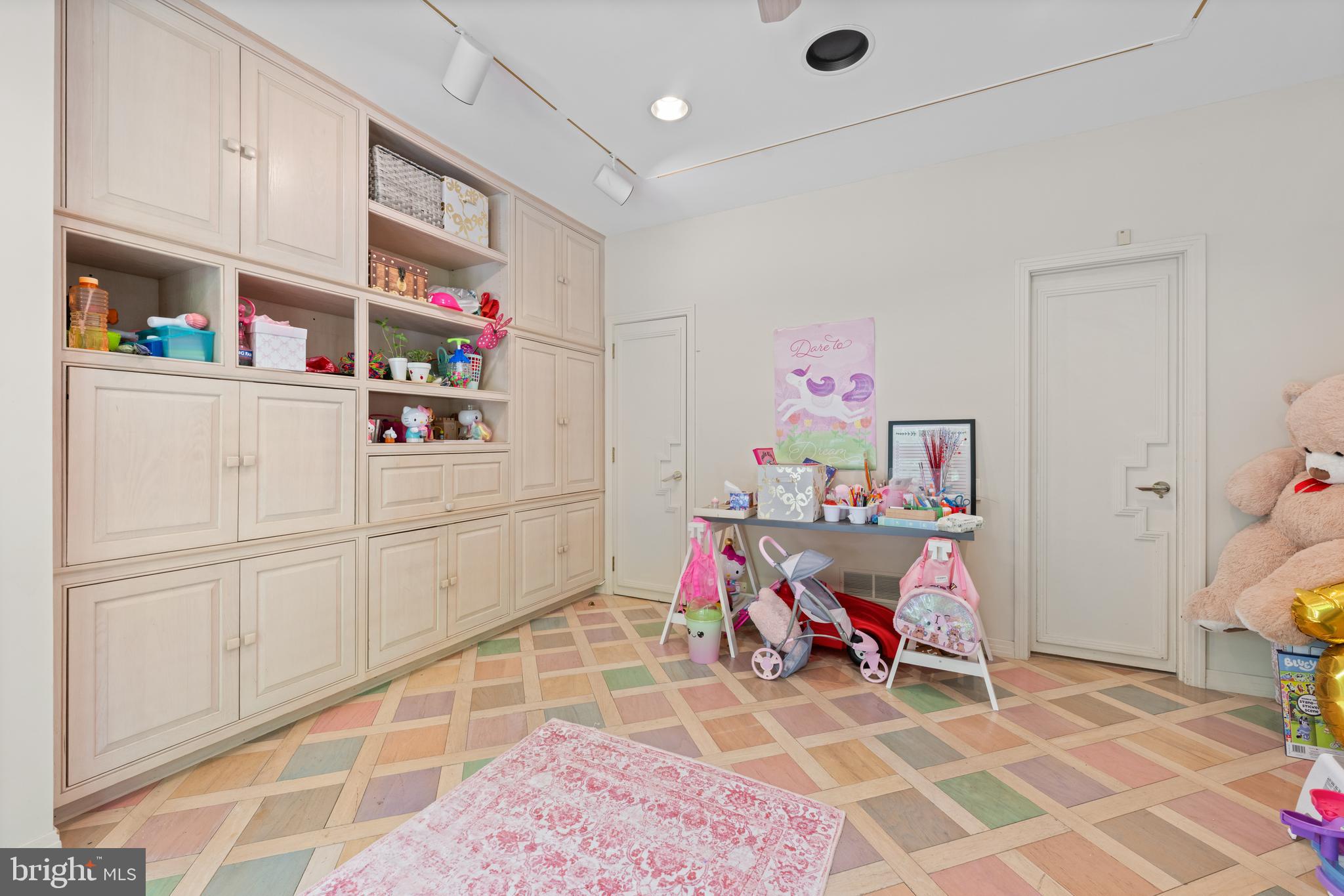 SPRINGTON POINTE - Residential