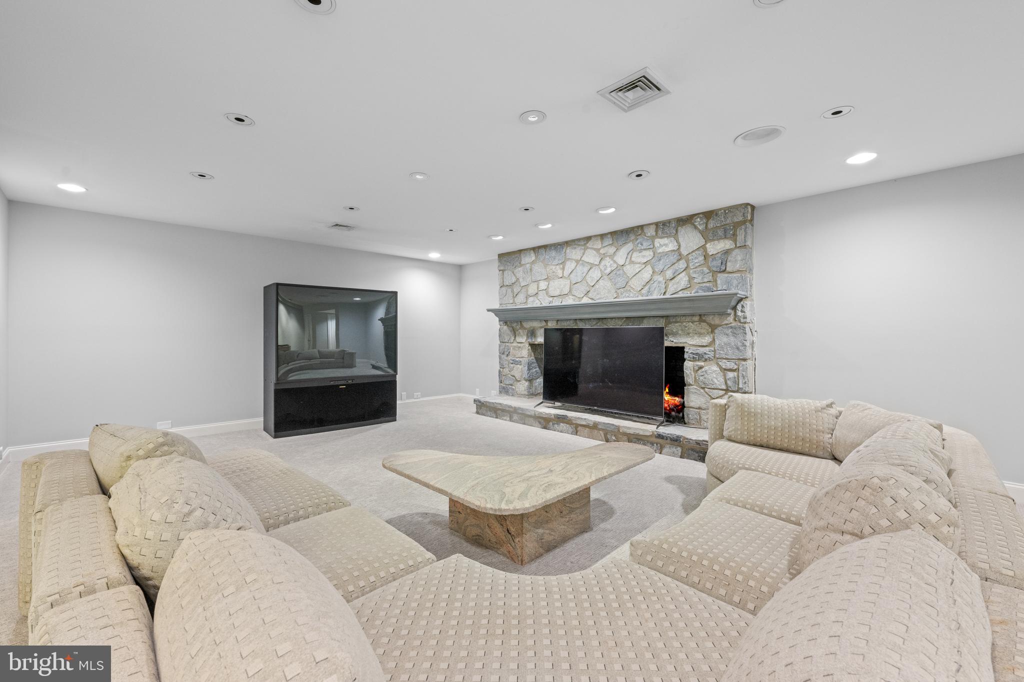 SPRINGTON POINTE - Residential