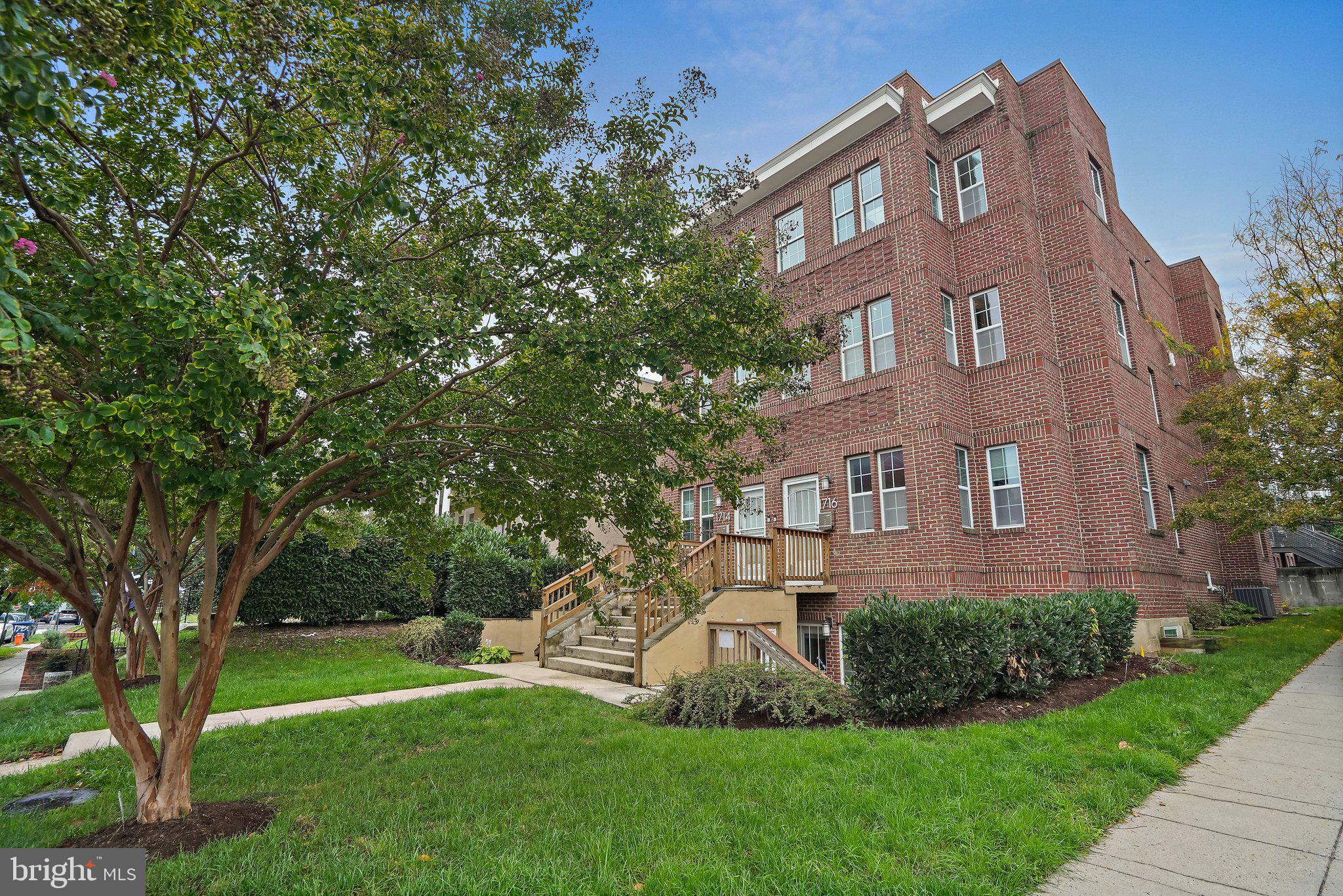 1716 NE 3RD STREET NE B