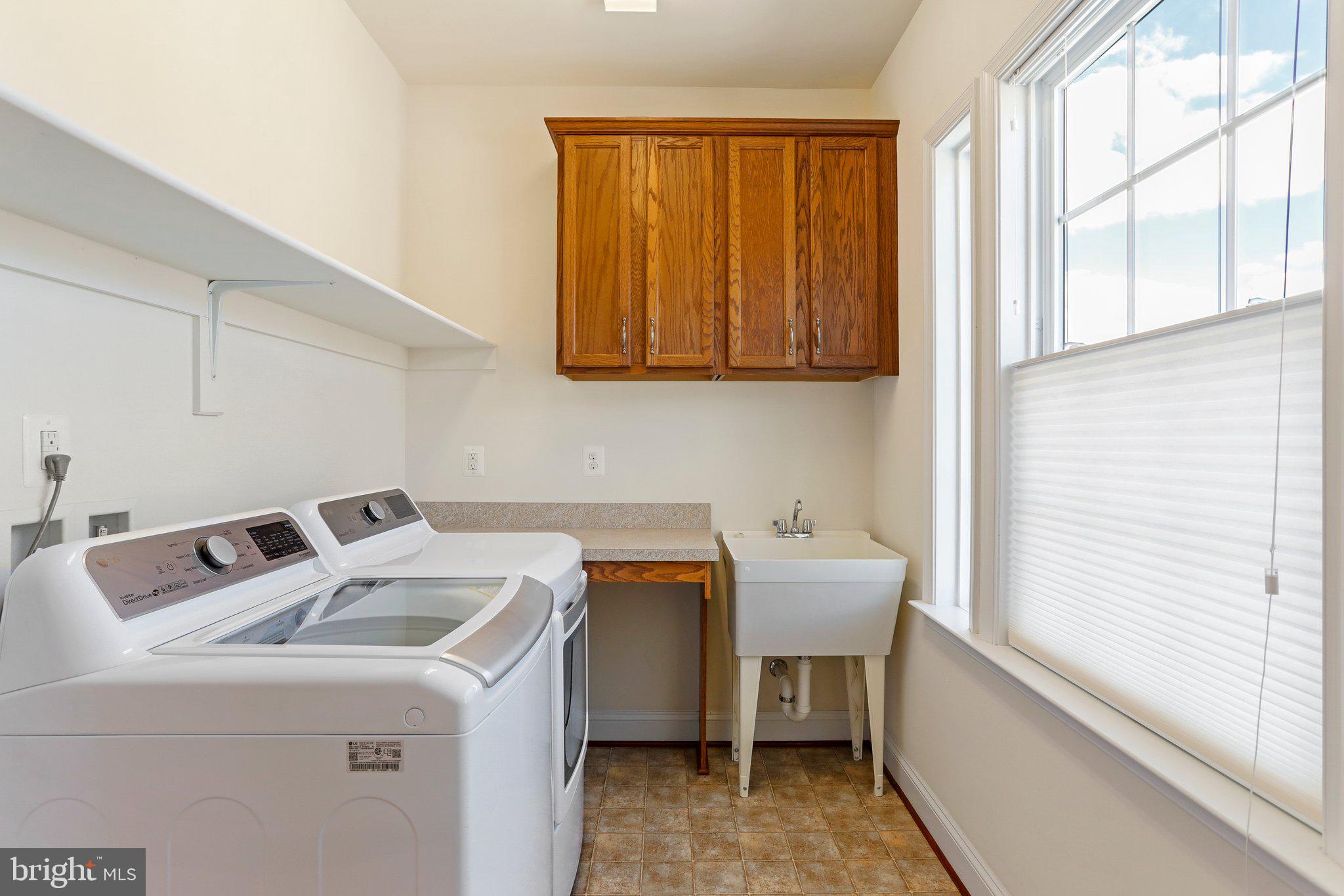 BROOKFIELD ON THE POTOMAC - Residential