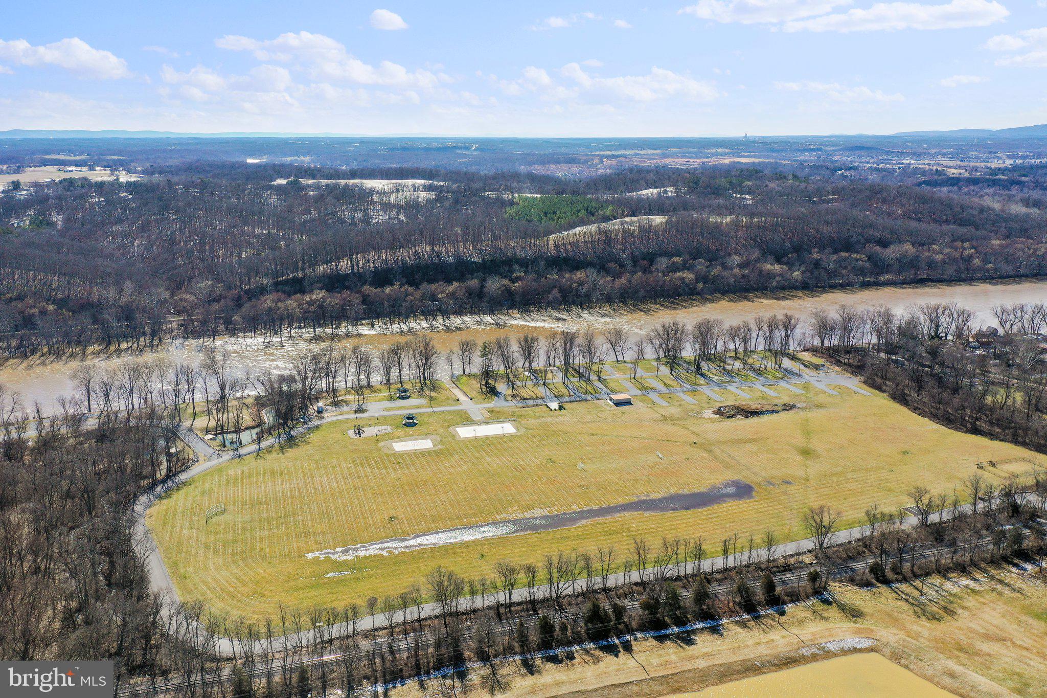 BROOKFIELD ON THE POTOMAC - Residential