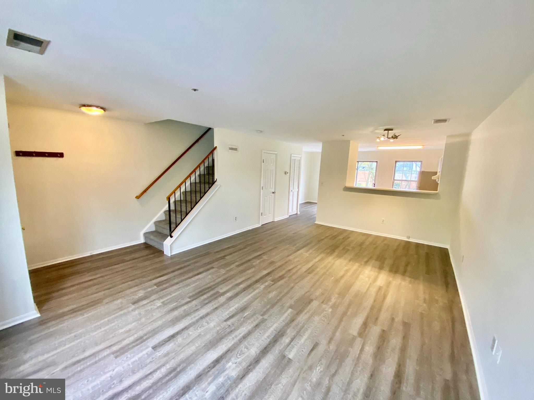 1468 NESTLEWOOD COURT