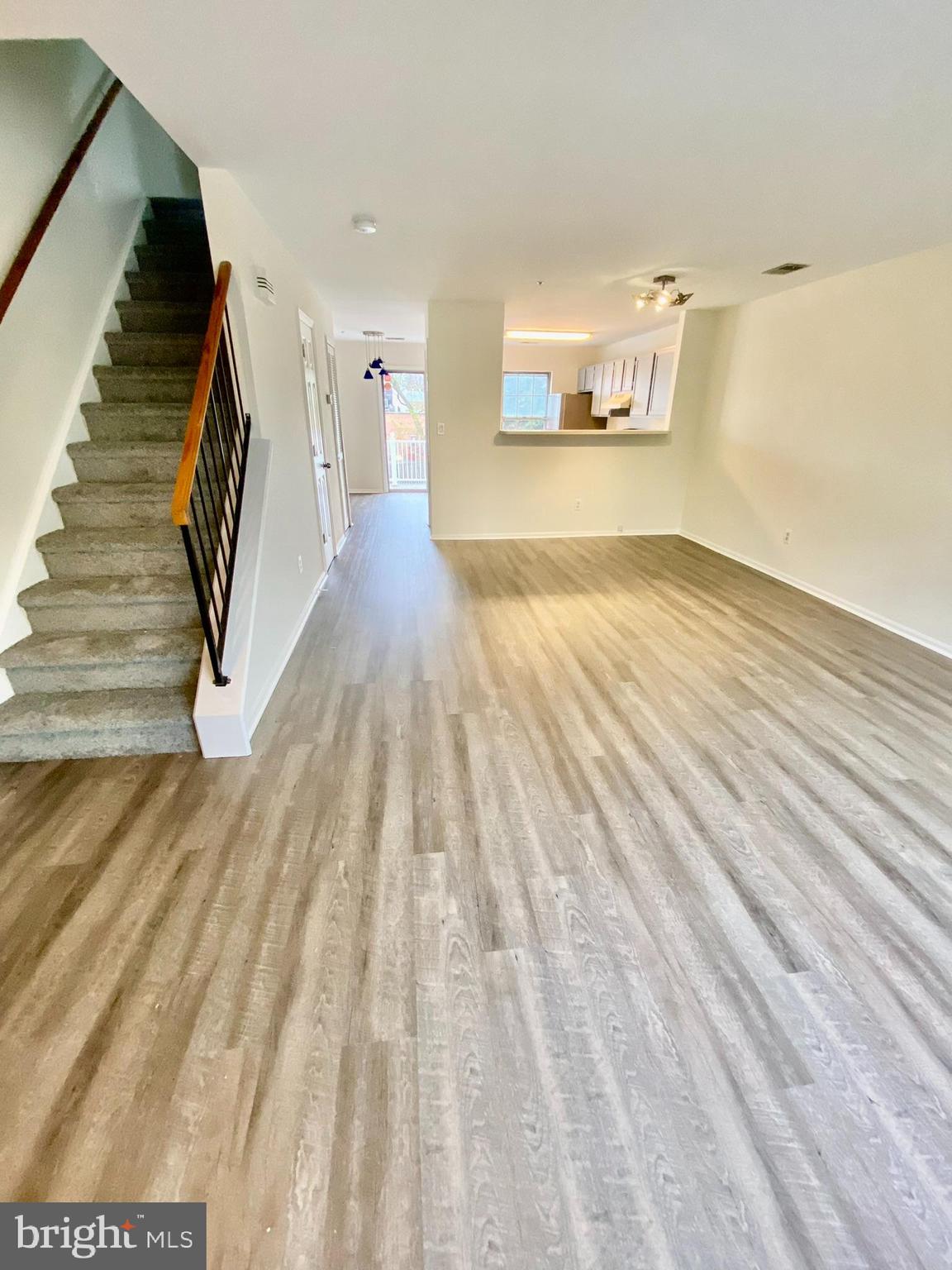 1468 NESTLEWOOD COURT