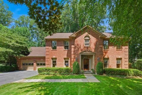 Homes For Sale - 11832 Danville Drive<br/> NORTH BETHESDA, MD 20852