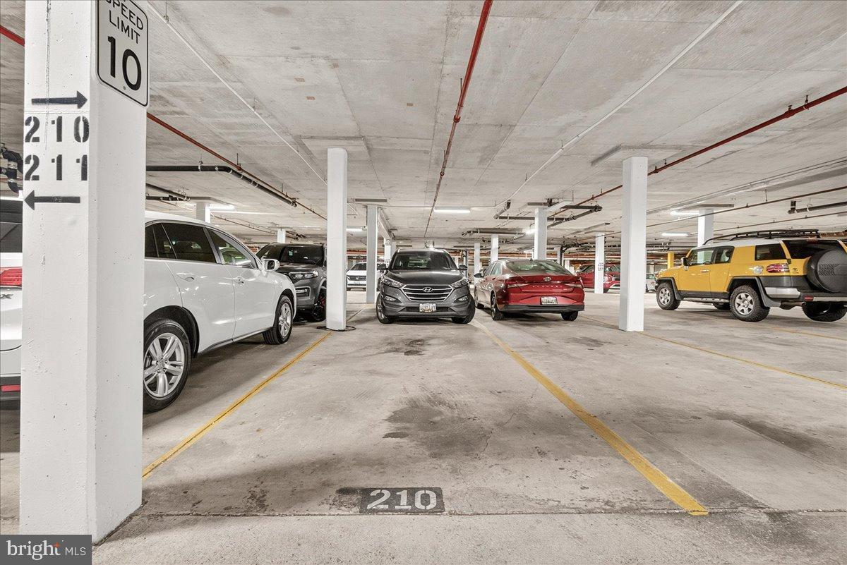 AMERICANA CENTRE - Residential