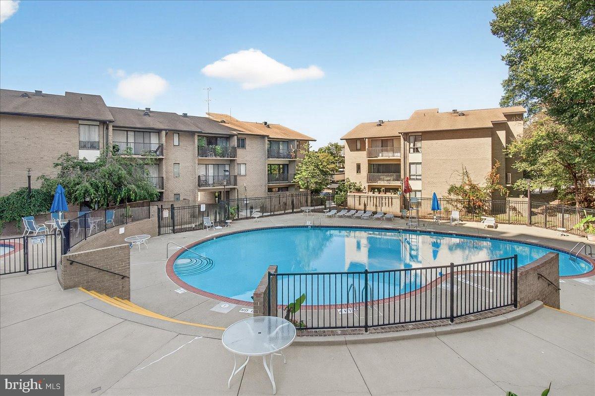 AMERICANA CENTRE - Residential