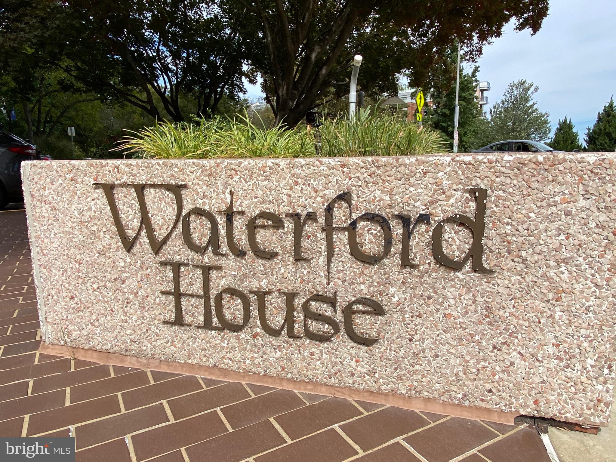 WATERFORD HOUSE - Residential