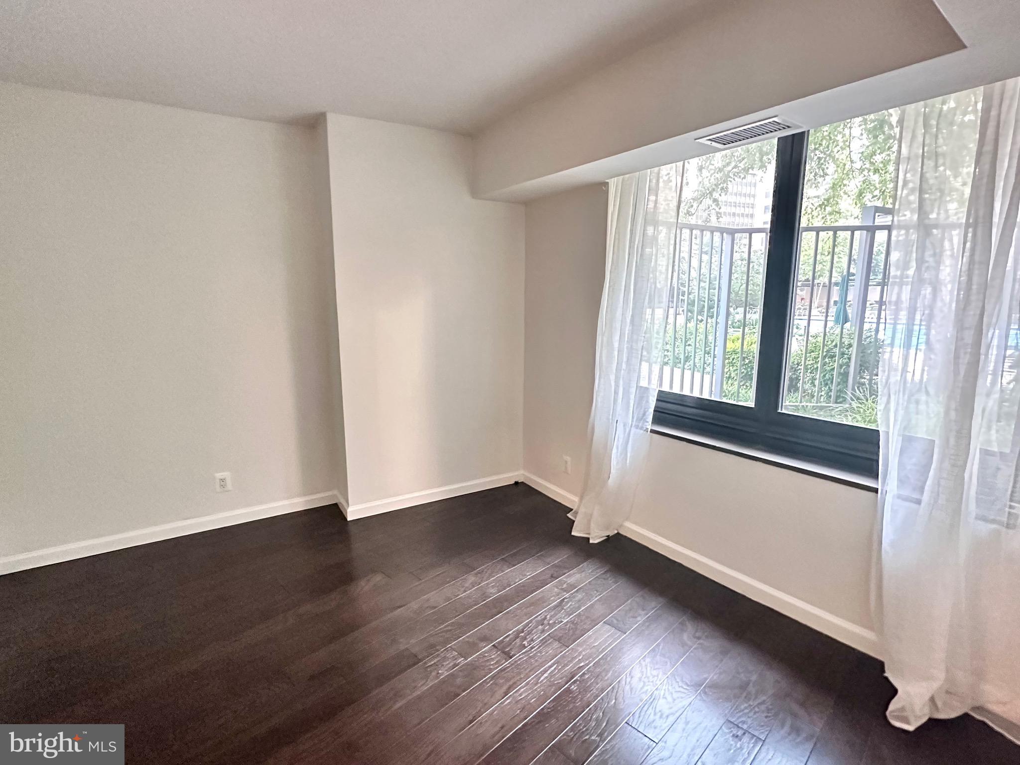 WATERFORD HOUSE - Residential