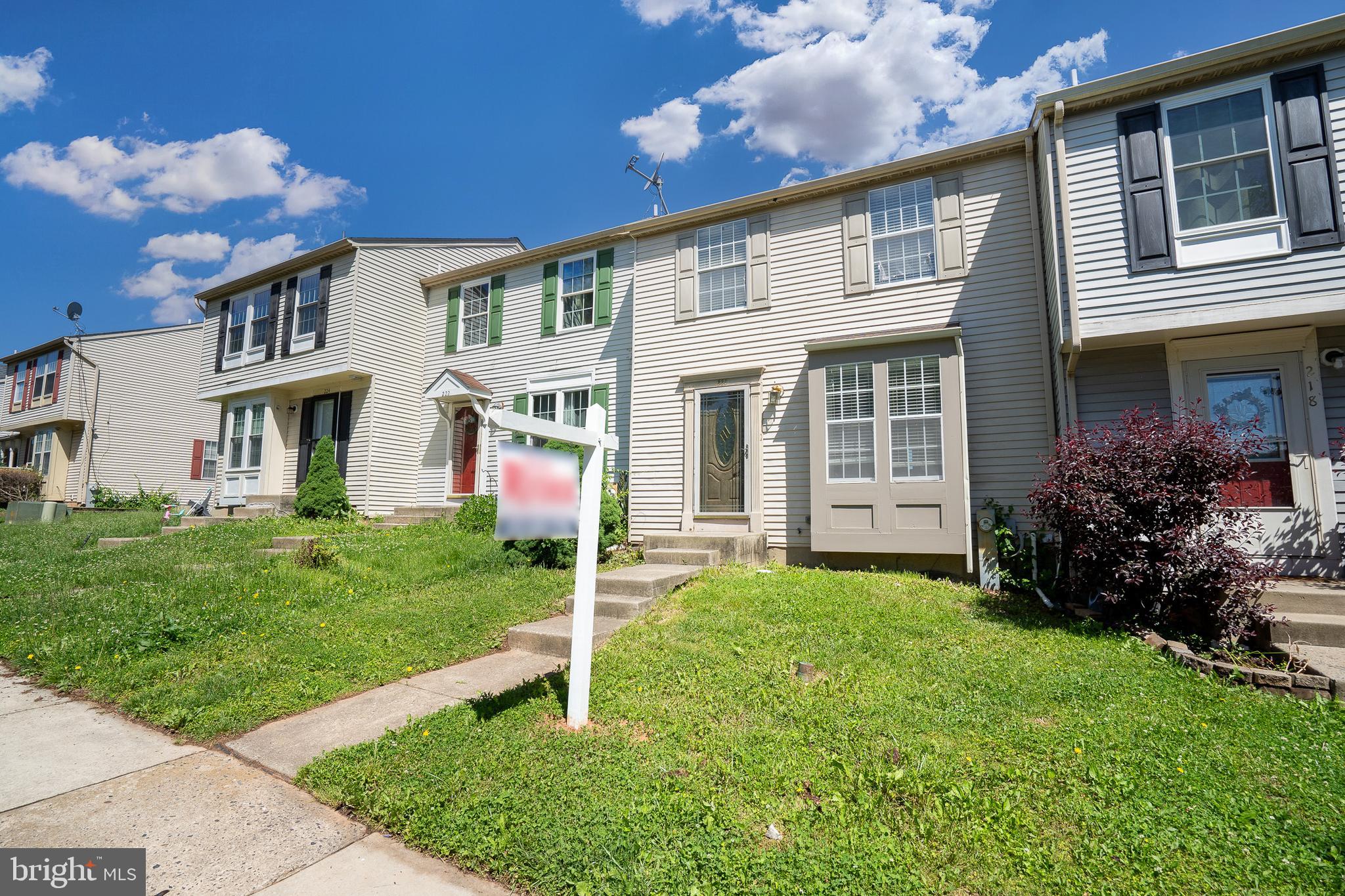 220 ELLERSLIE COURT