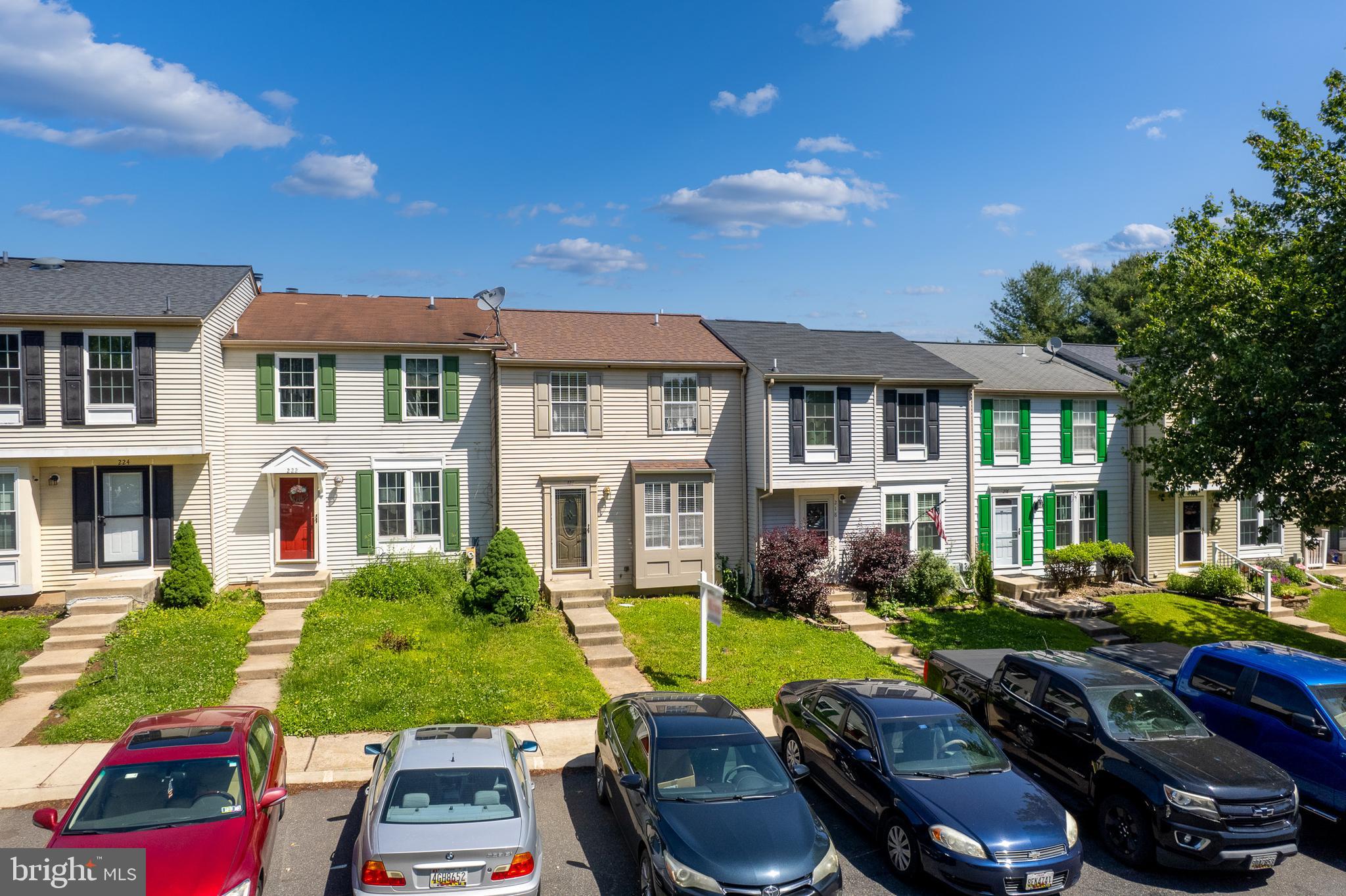 220 ELLERSLIE COURT