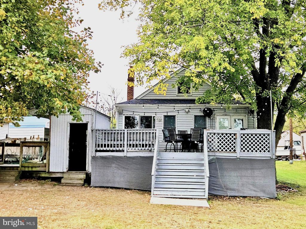 Photo of 1907 Wills Road, BALTIMORE, MD 21222 (MLS # MDBC2144620)