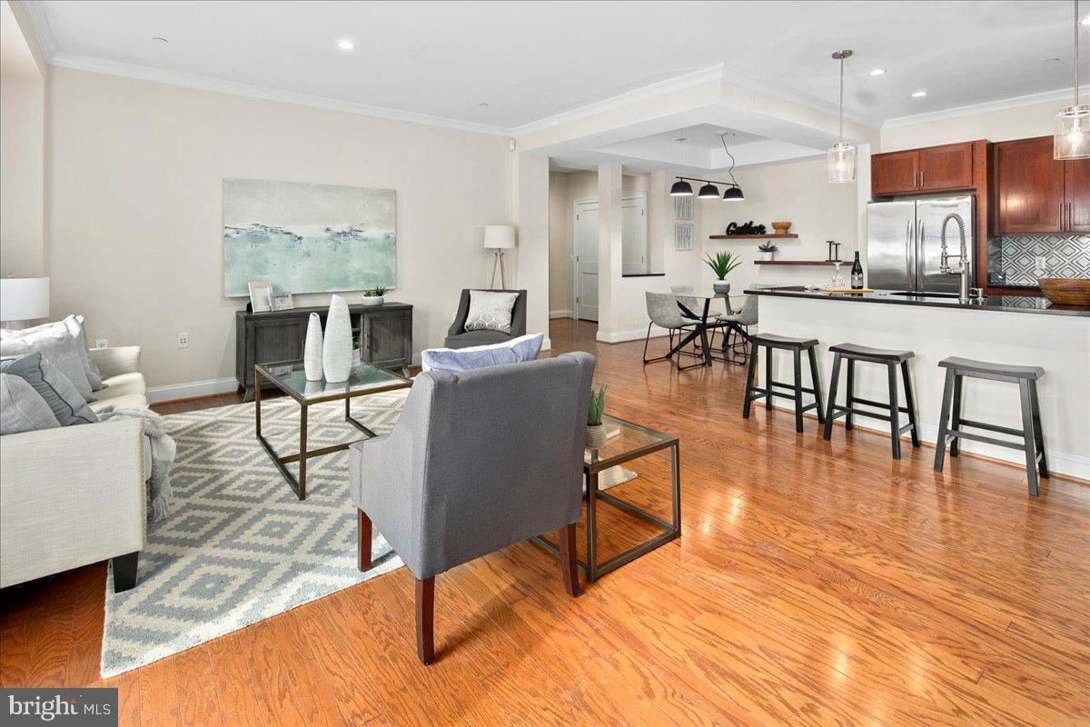 CLARENDON - Residential