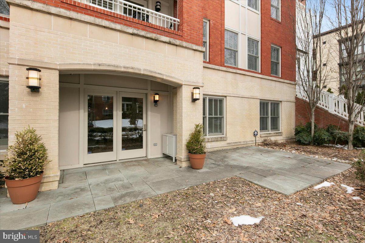 CLARENDON - Residential