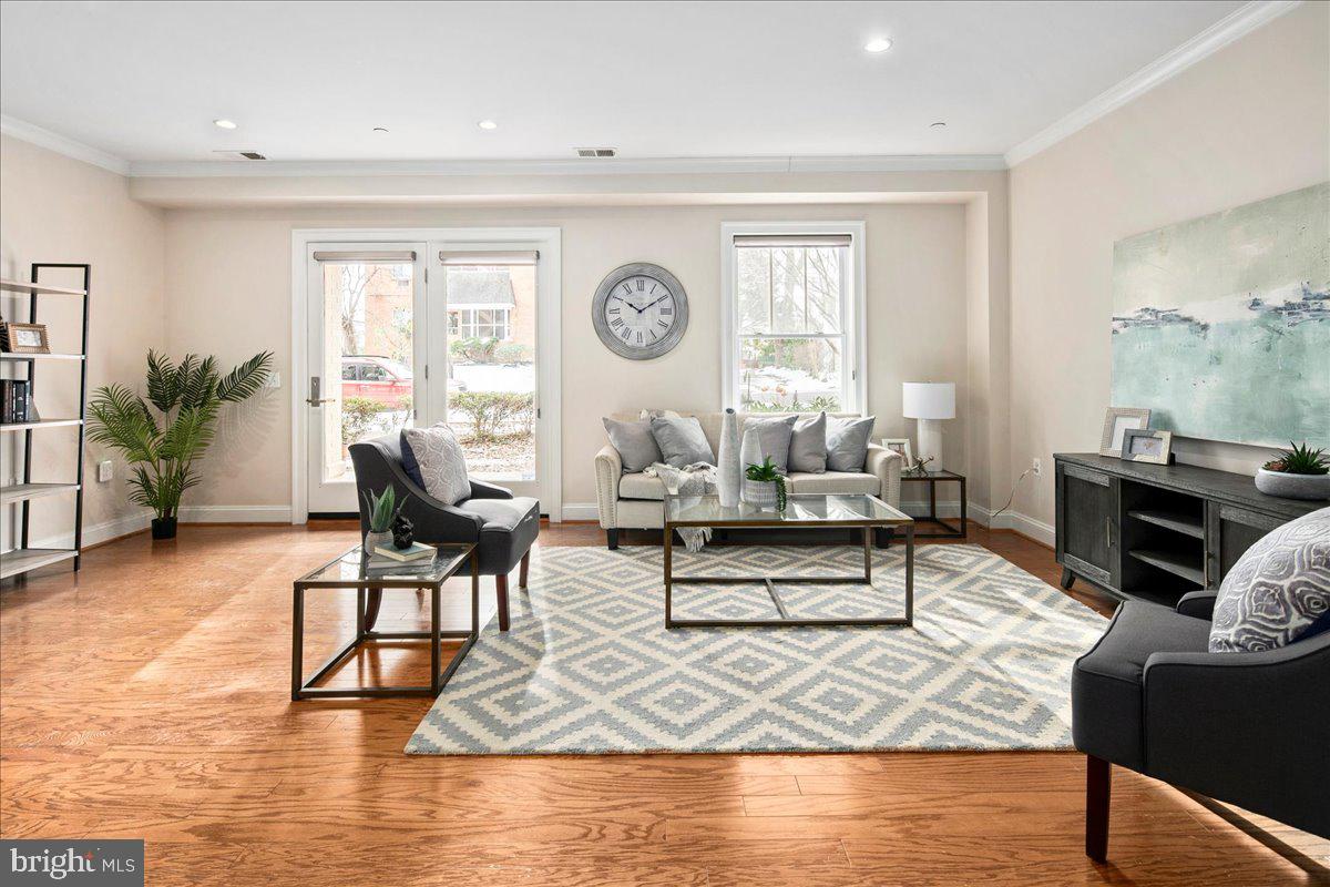 CLARENDON - Residential