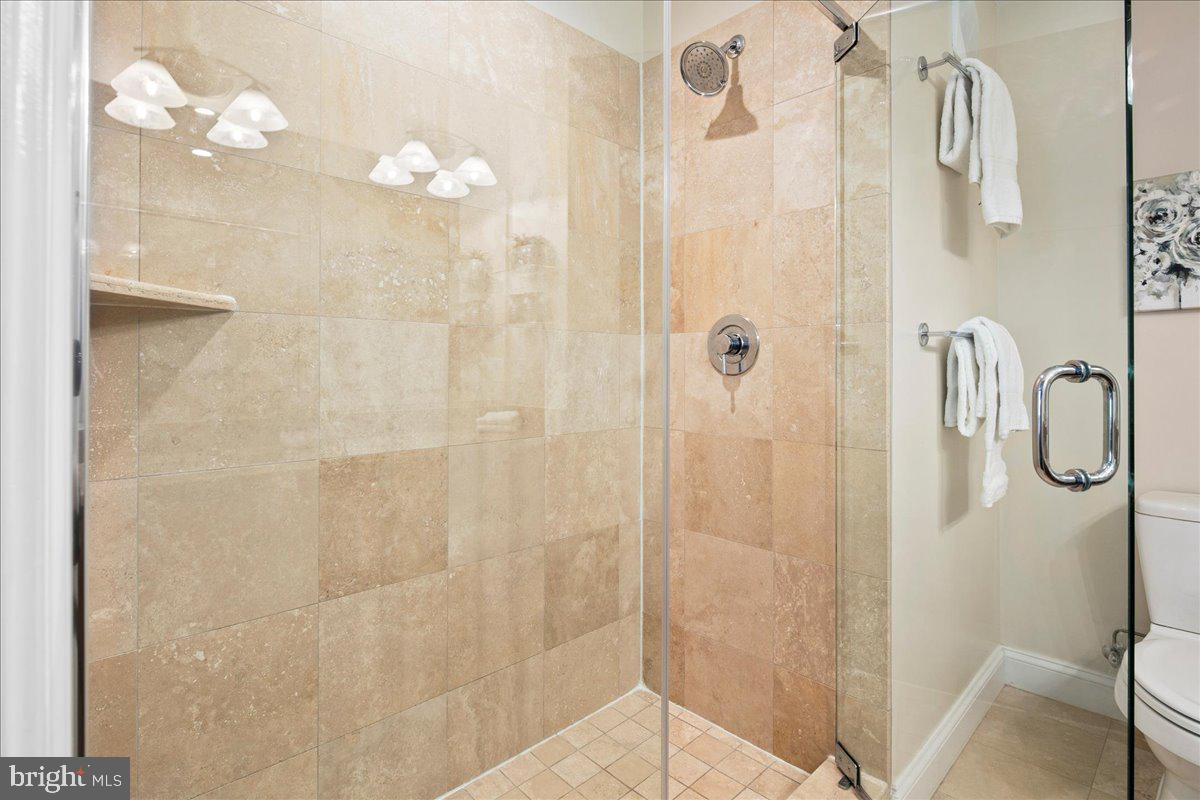 CLARENDON - Residential