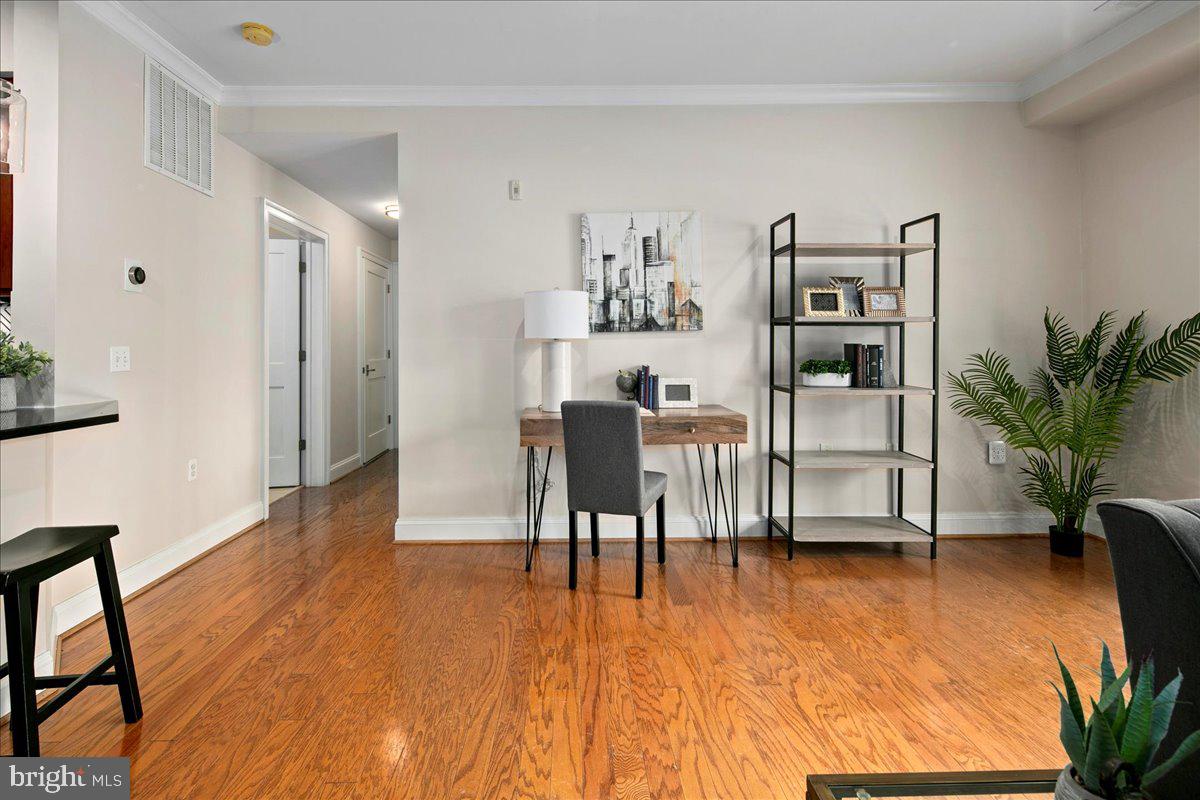 CLARENDON - Residential