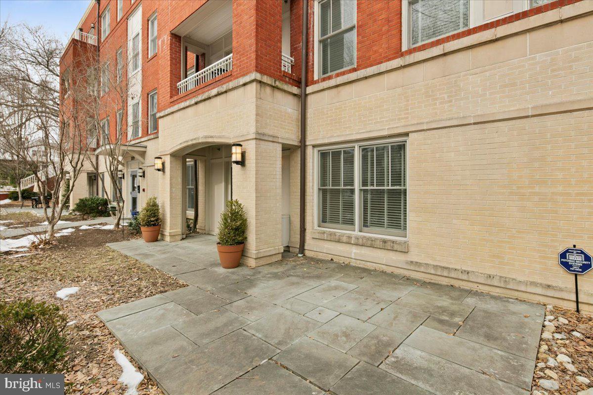 CLARENDON - Residential