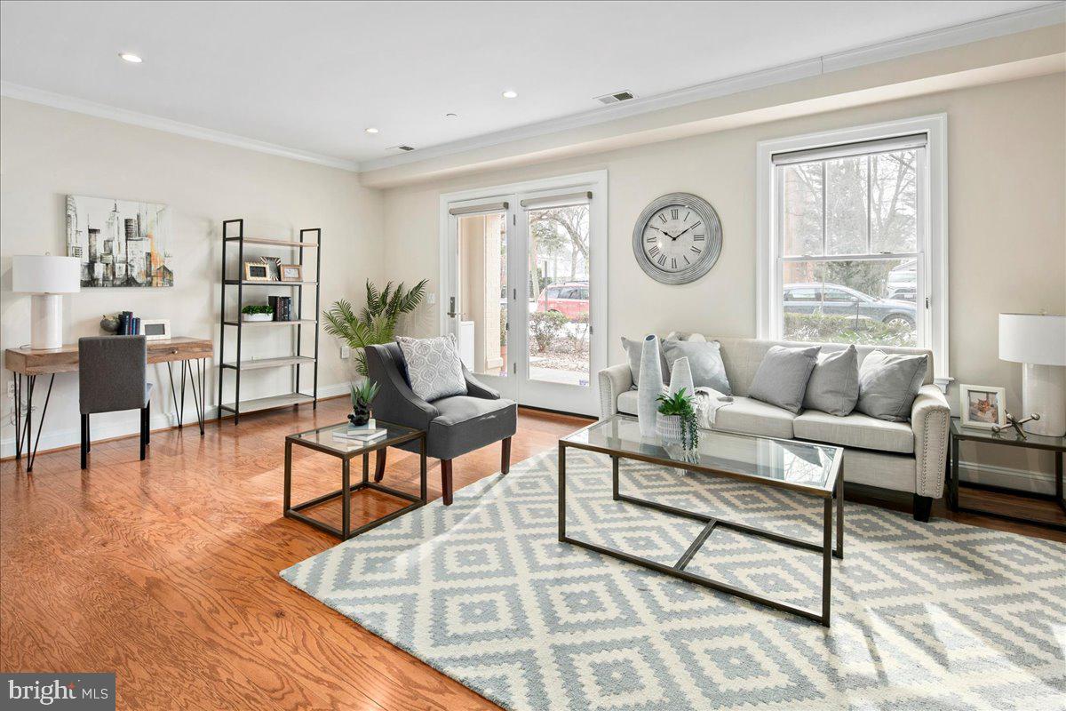 CLARENDON - Residential