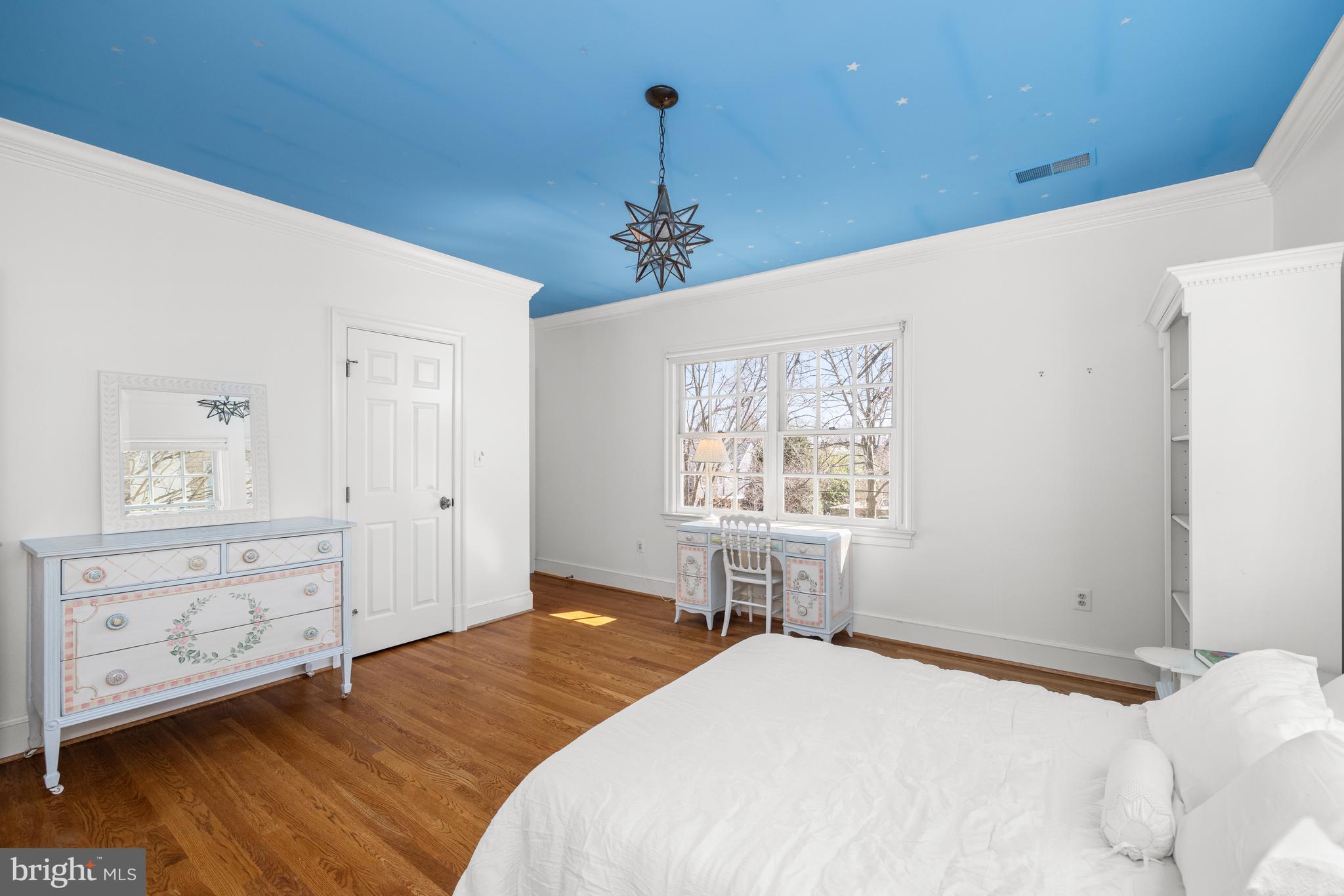 CHEVY CHASE VILLAGE - Residential