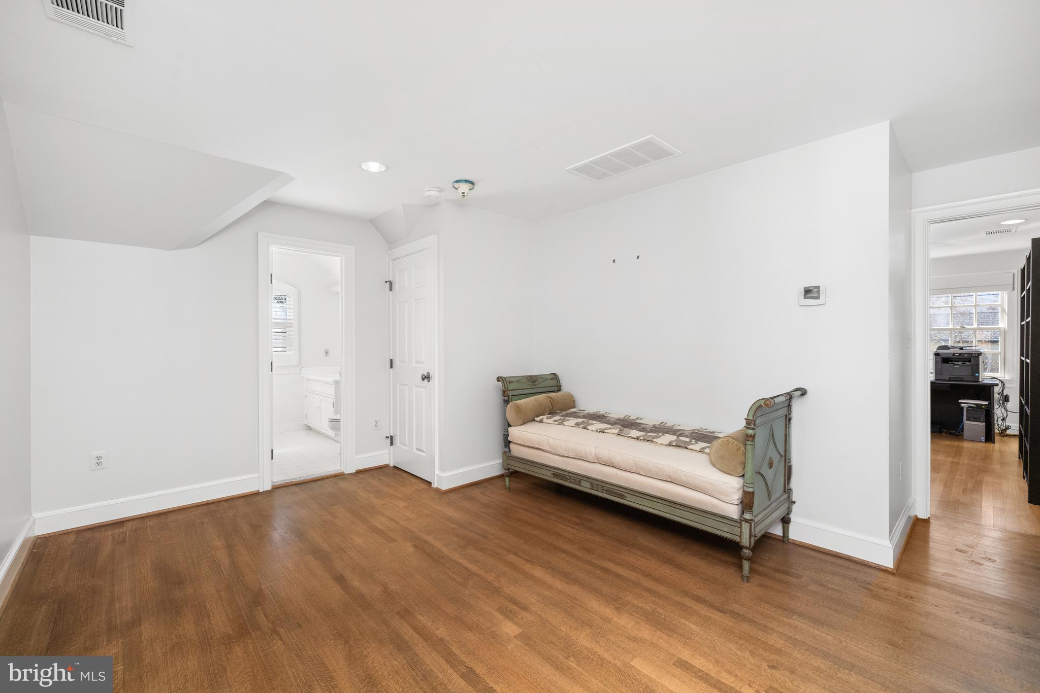 CHEVY CHASE VILLAGE - Residential