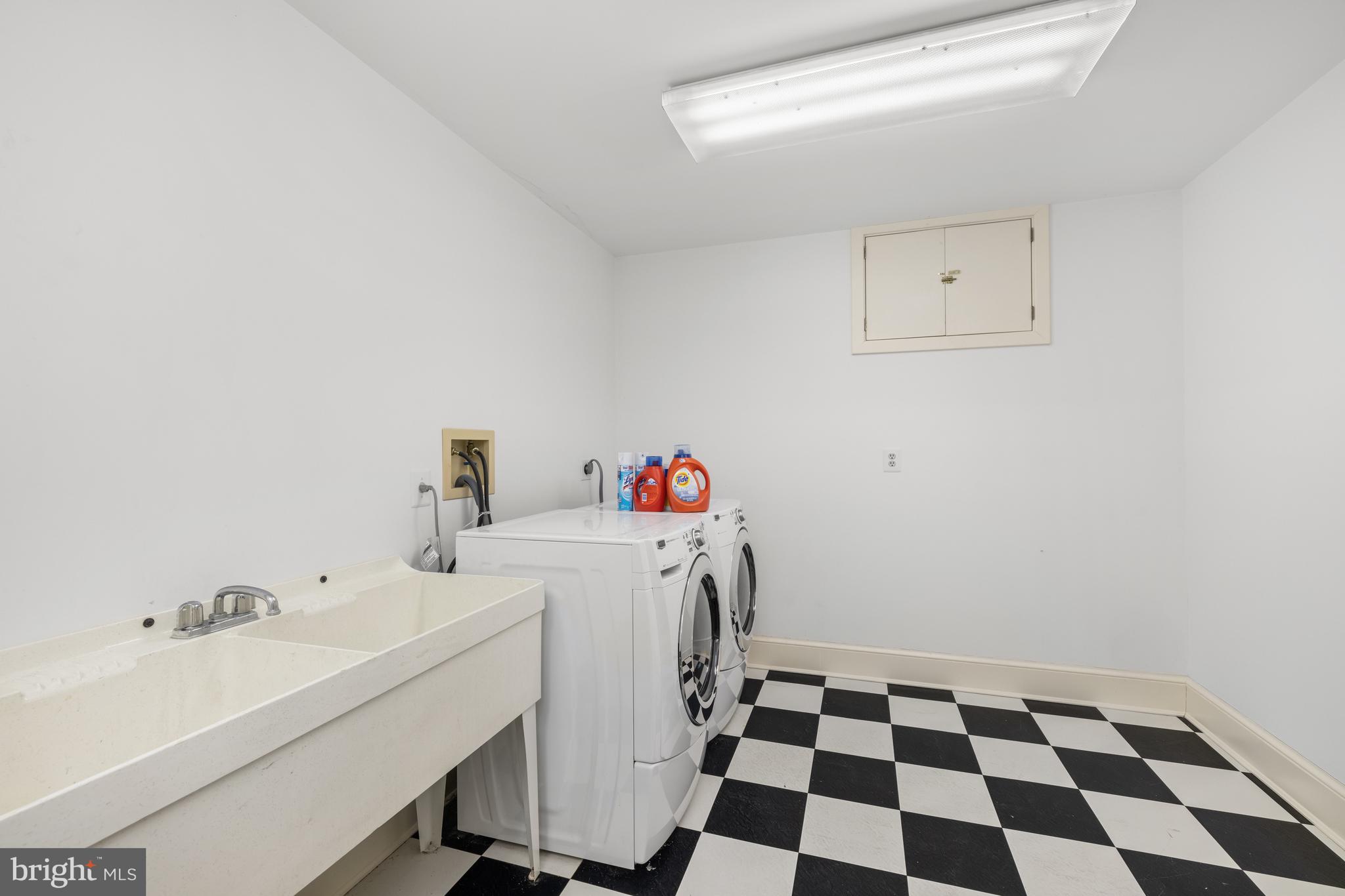 CHEVY CHASE VILLAGE - Residential