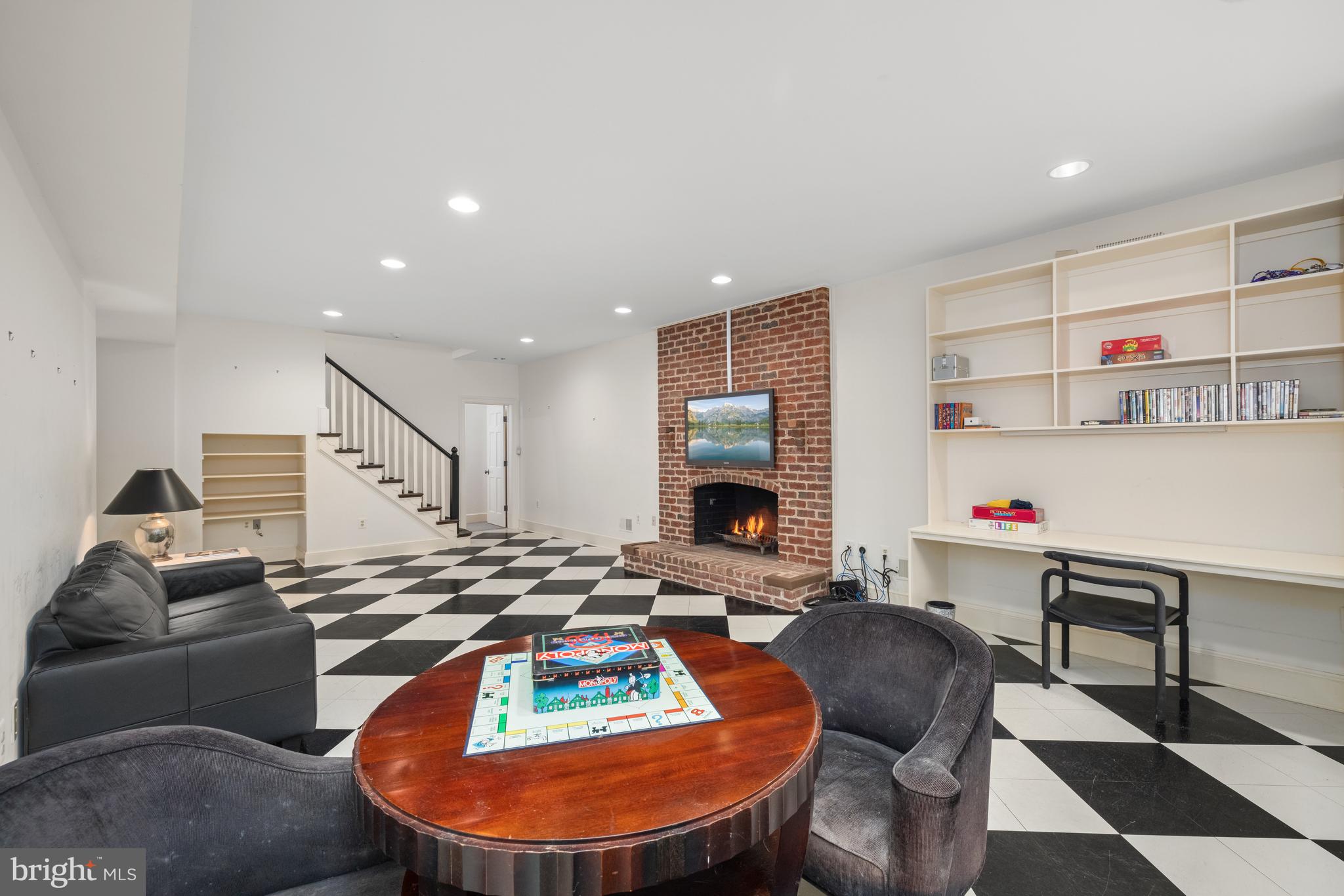 CHEVY CHASE VILLAGE - Residential