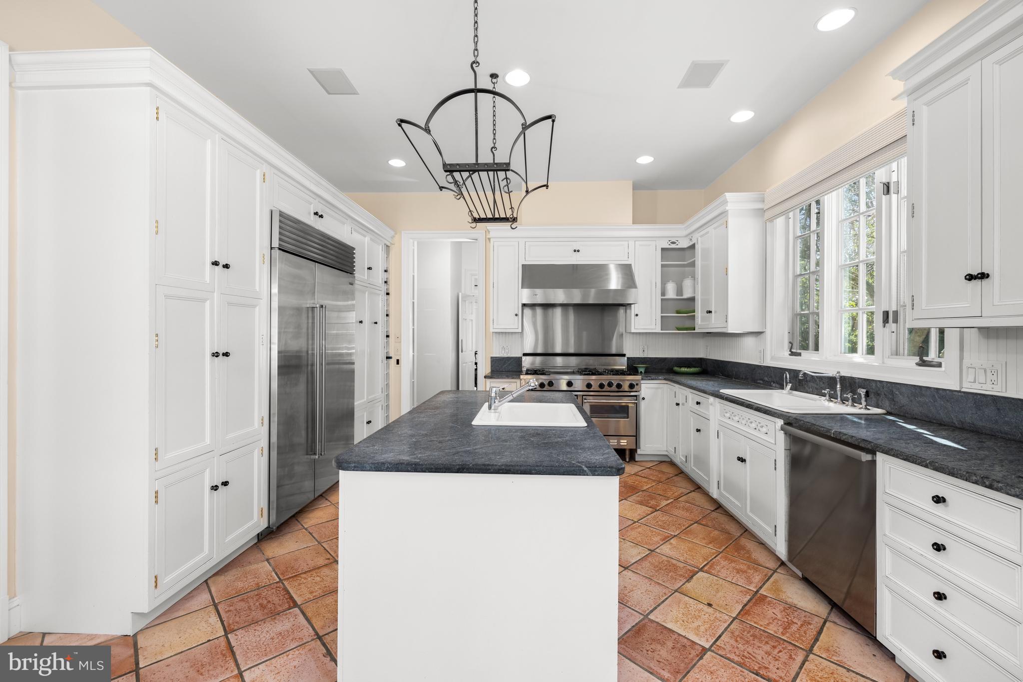 CHEVY CHASE VILLAGE - Residential