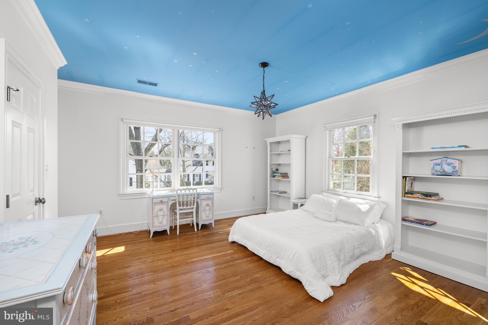 CHEVY CHASE VILLAGE - Residential