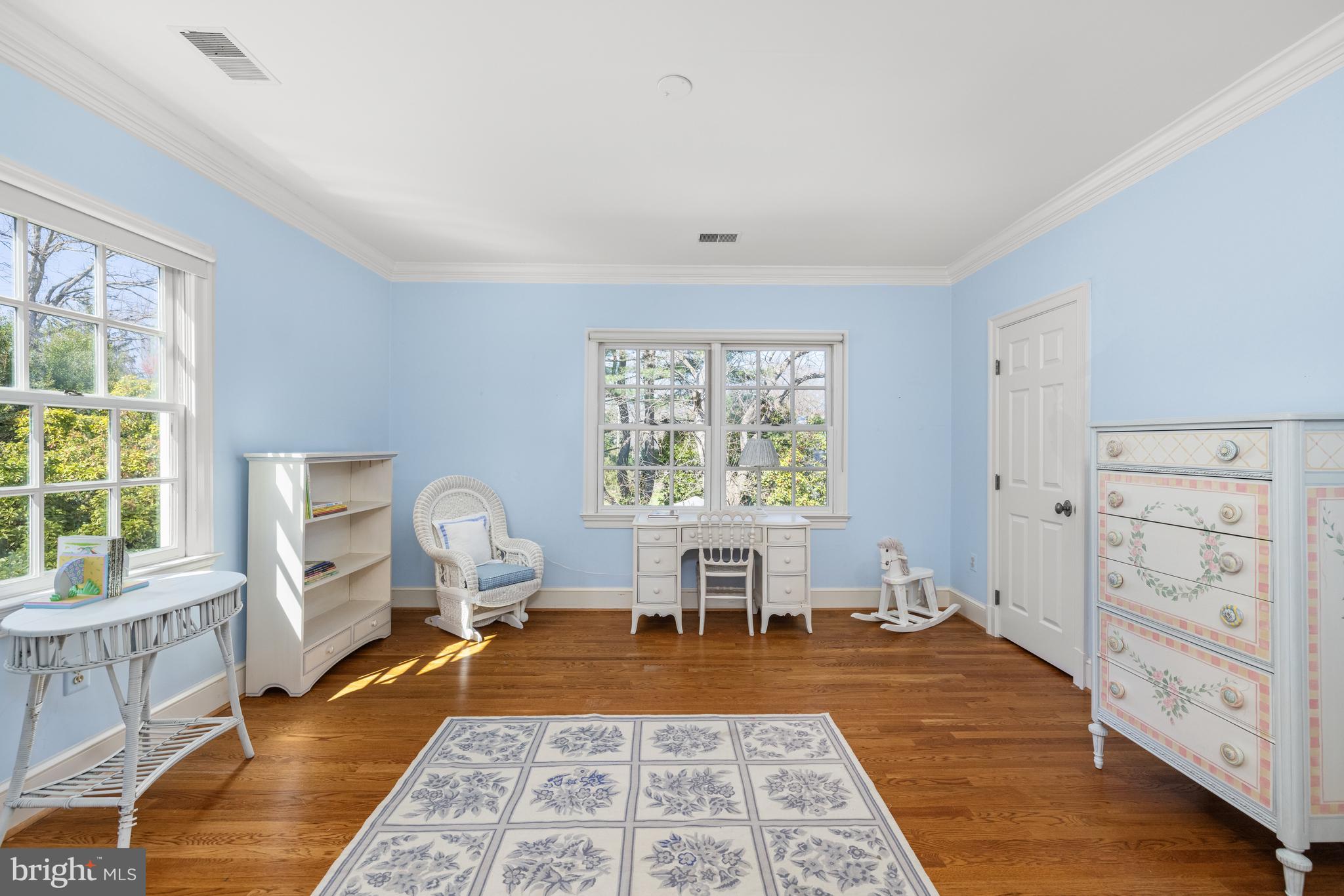 CHEVY CHASE VILLAGE - Residential