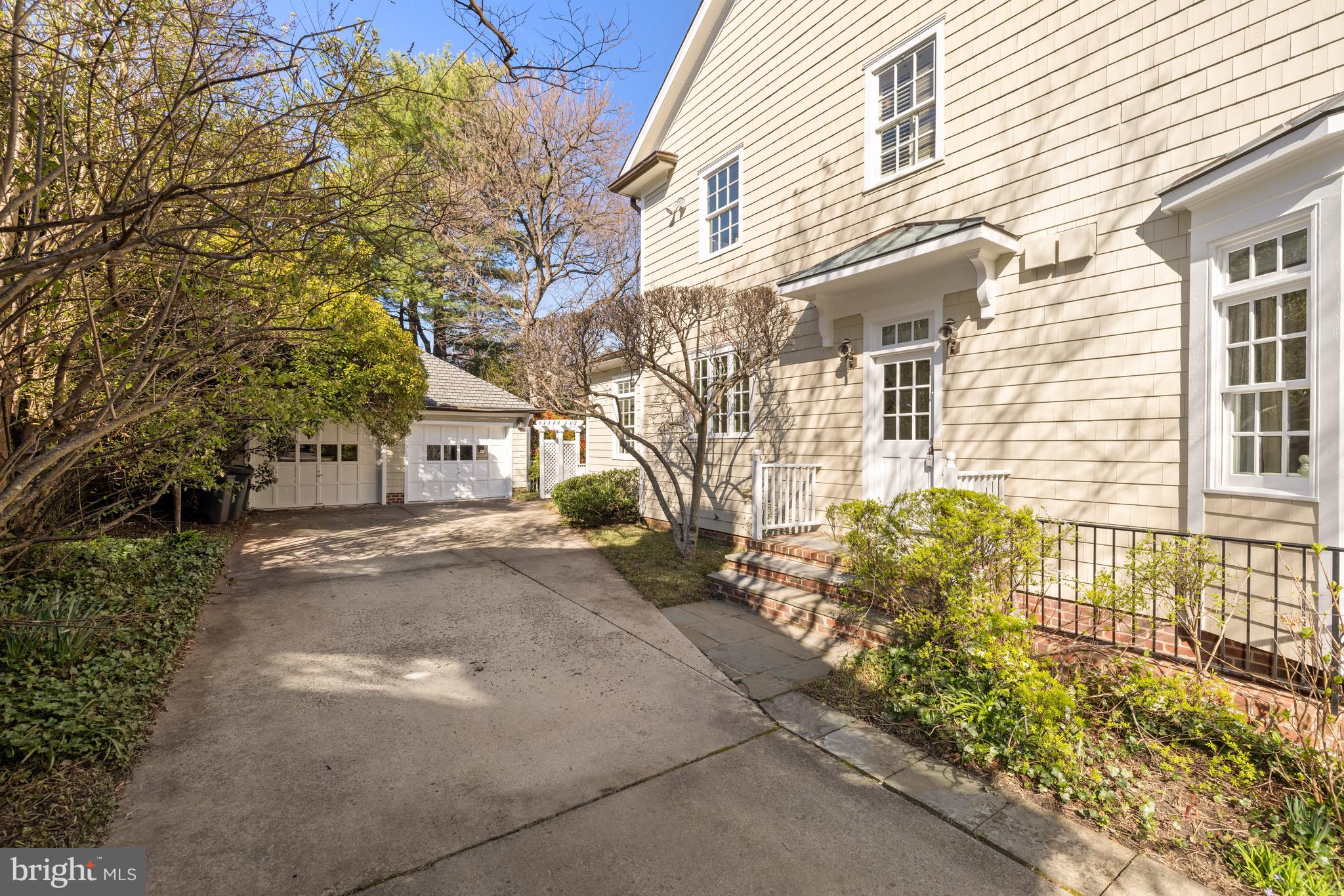 CHEVY CHASE VILLAGE - Residential