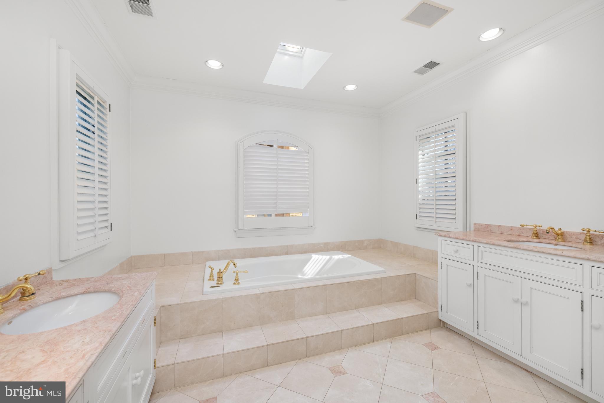 CHEVY CHASE VILLAGE - Residential