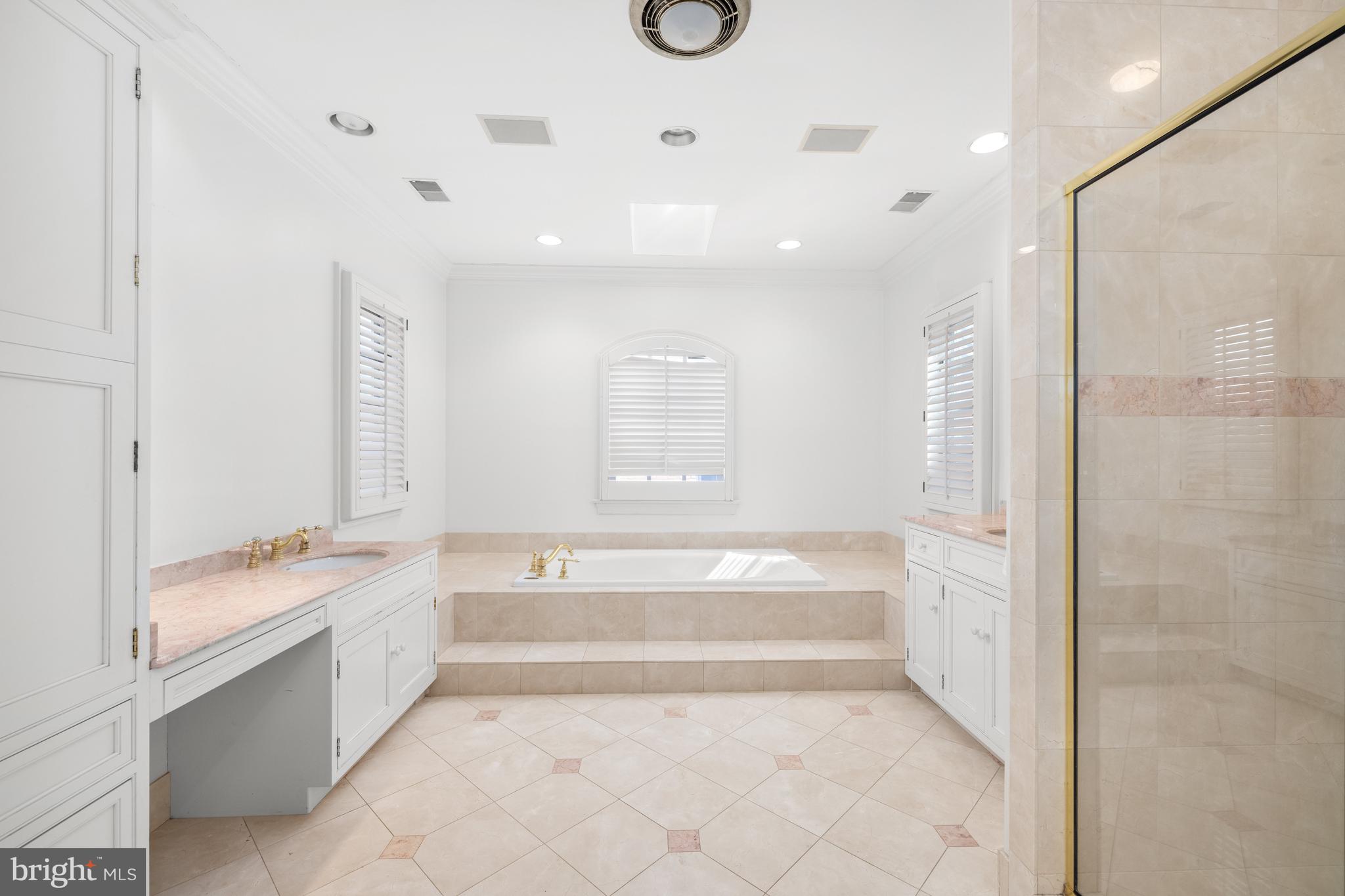 CHEVY CHASE VILLAGE - Residential