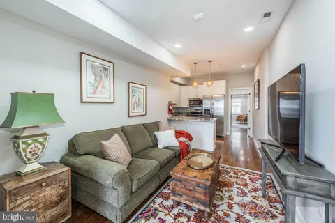 MLS: MDBA2155832