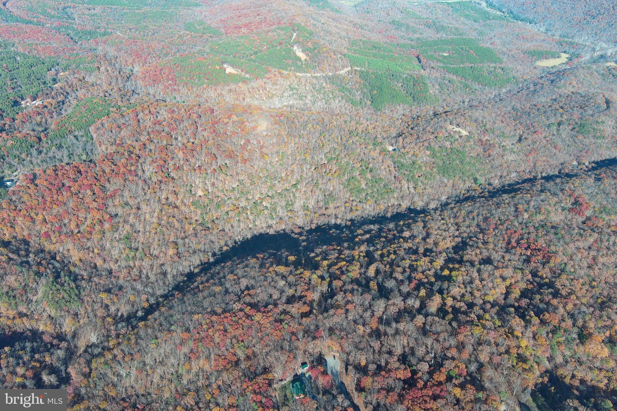 BLUFFS ON THE POTOMAC - Land