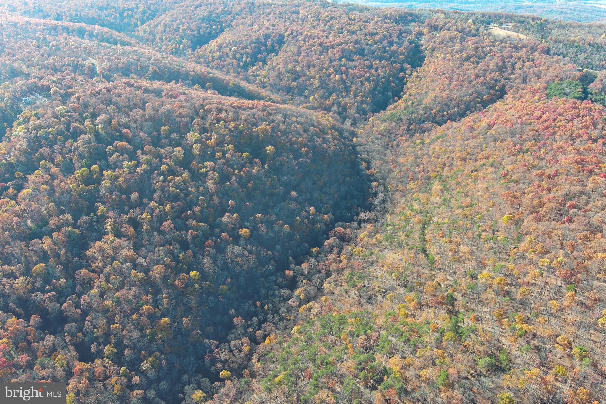 BLUFFS ON THE POTOMAC - Land